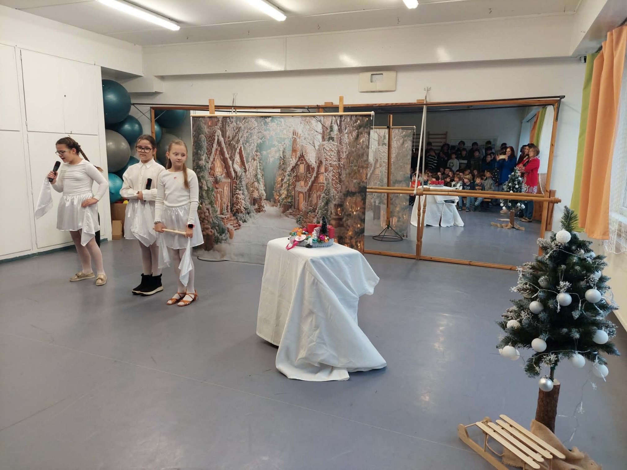 Tanulóink meggyújtották a harmadik adventi gyertyát - LMA Szeged