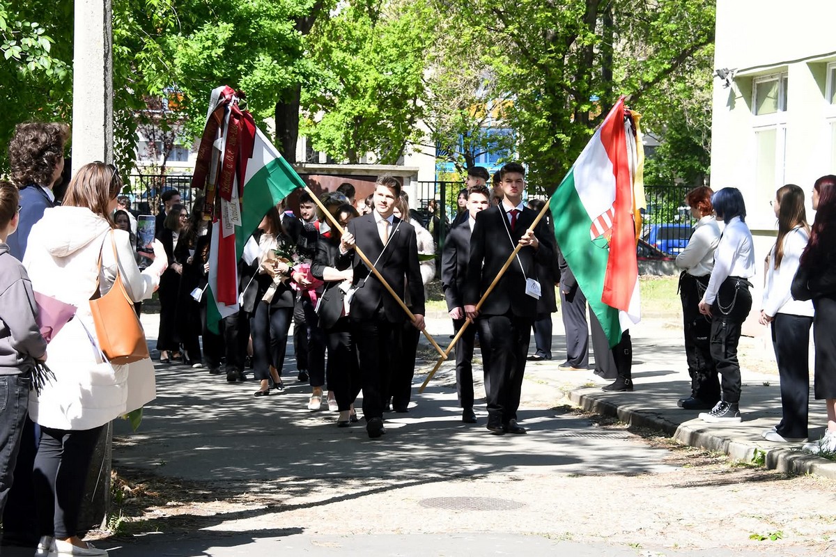 Ballagás a szolnoki Magiszterben
