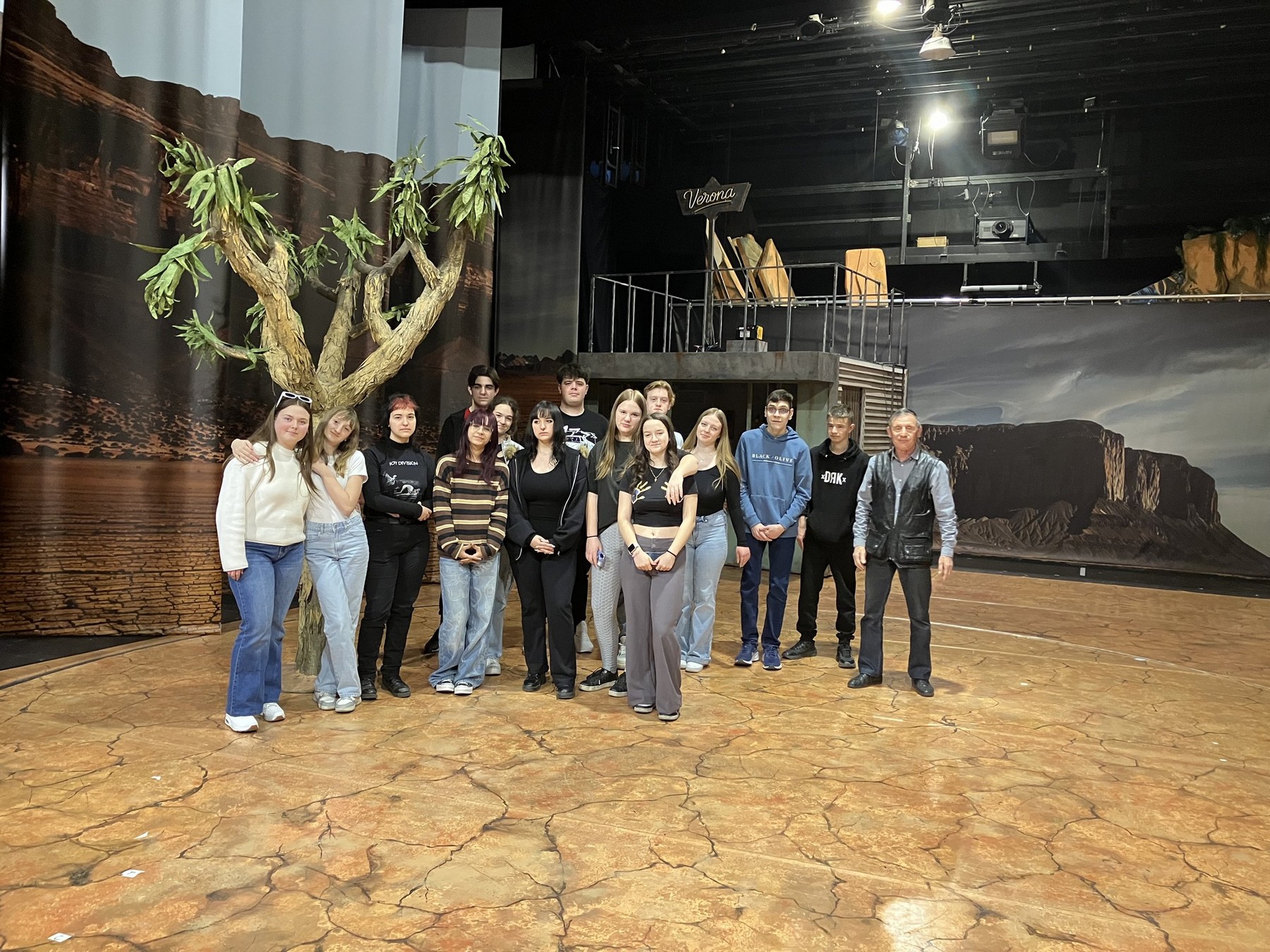 Kulisszajárás a Móricz Zsigmond Színházban! - LMA Nyíregyháza