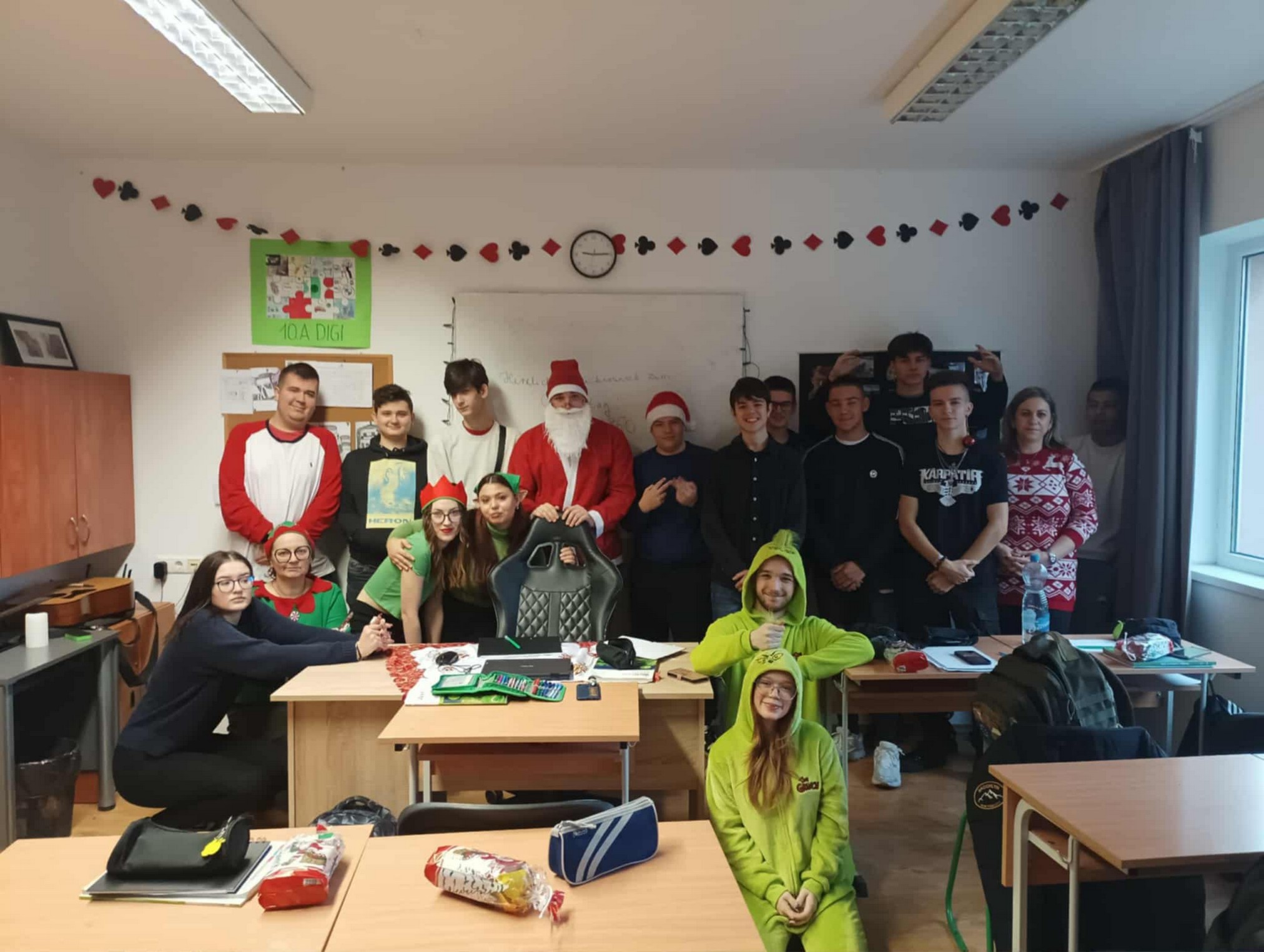 Iskolánkba látogatott a Mikulás! - LMA Nyíregyháza