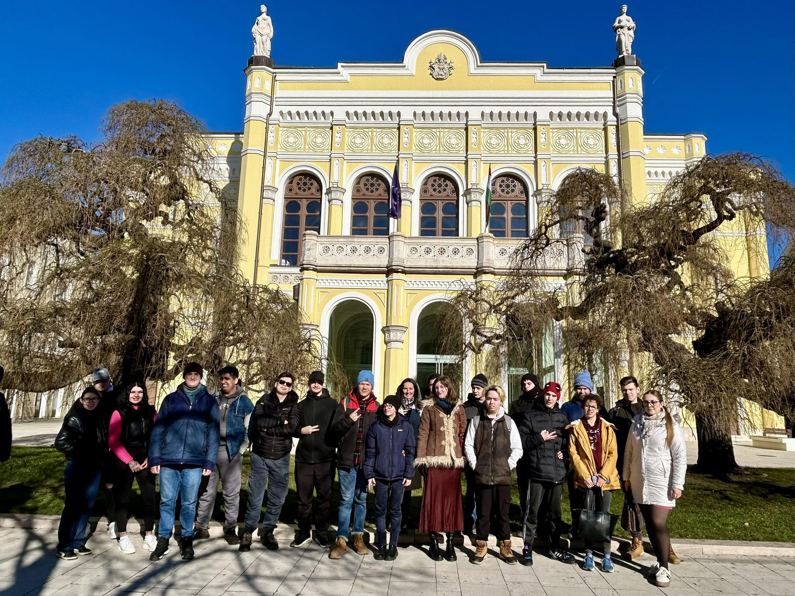 Rendhagyó irodalomórán jártunk a Csokonai Színház falai között - Magiszter Debrecen